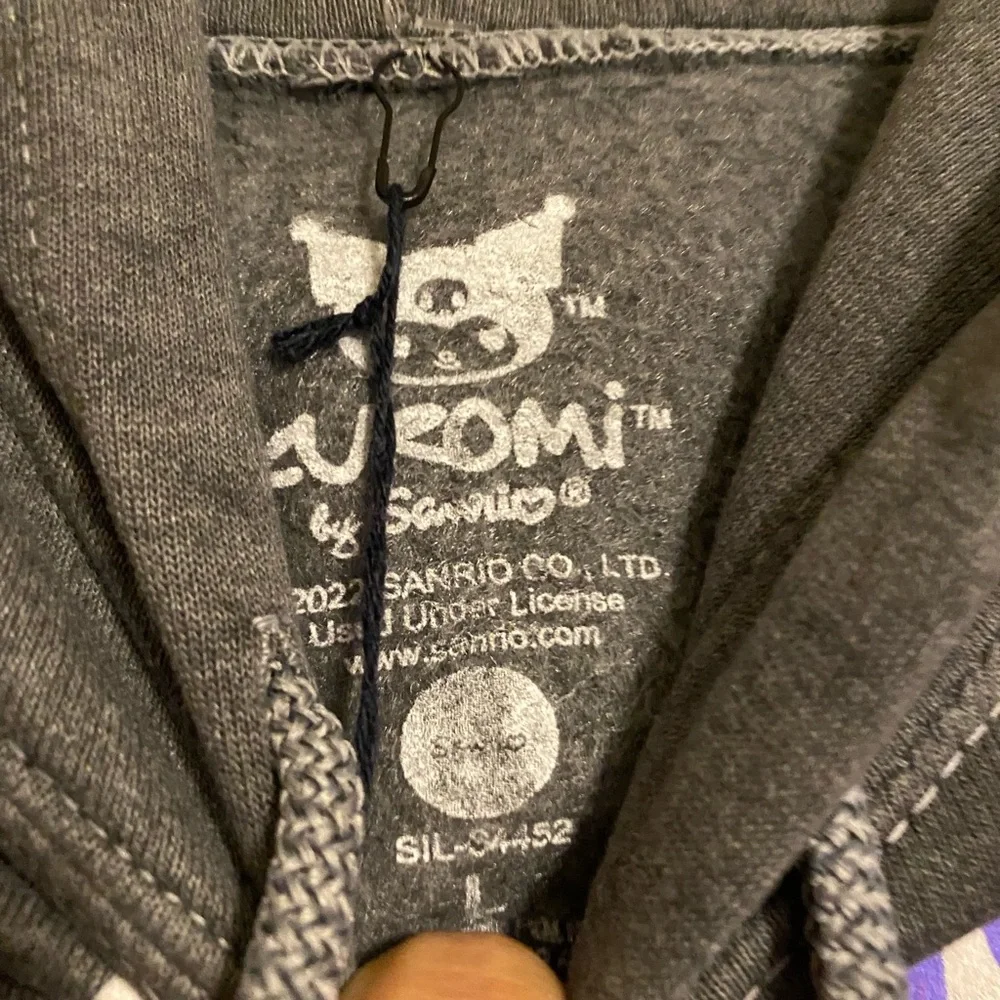 Sale!! Sanrio Kuromi Japan Japanese vtg wash Hoodie sz L - Picture 3 of 3